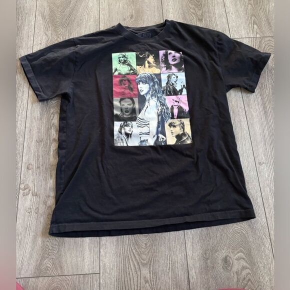 Taylor swift the eras tour t shirt used in good condition - Picture 1 of 3